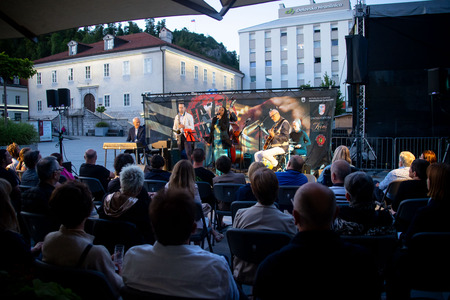 Lori Williams & Band 17.7 (16)